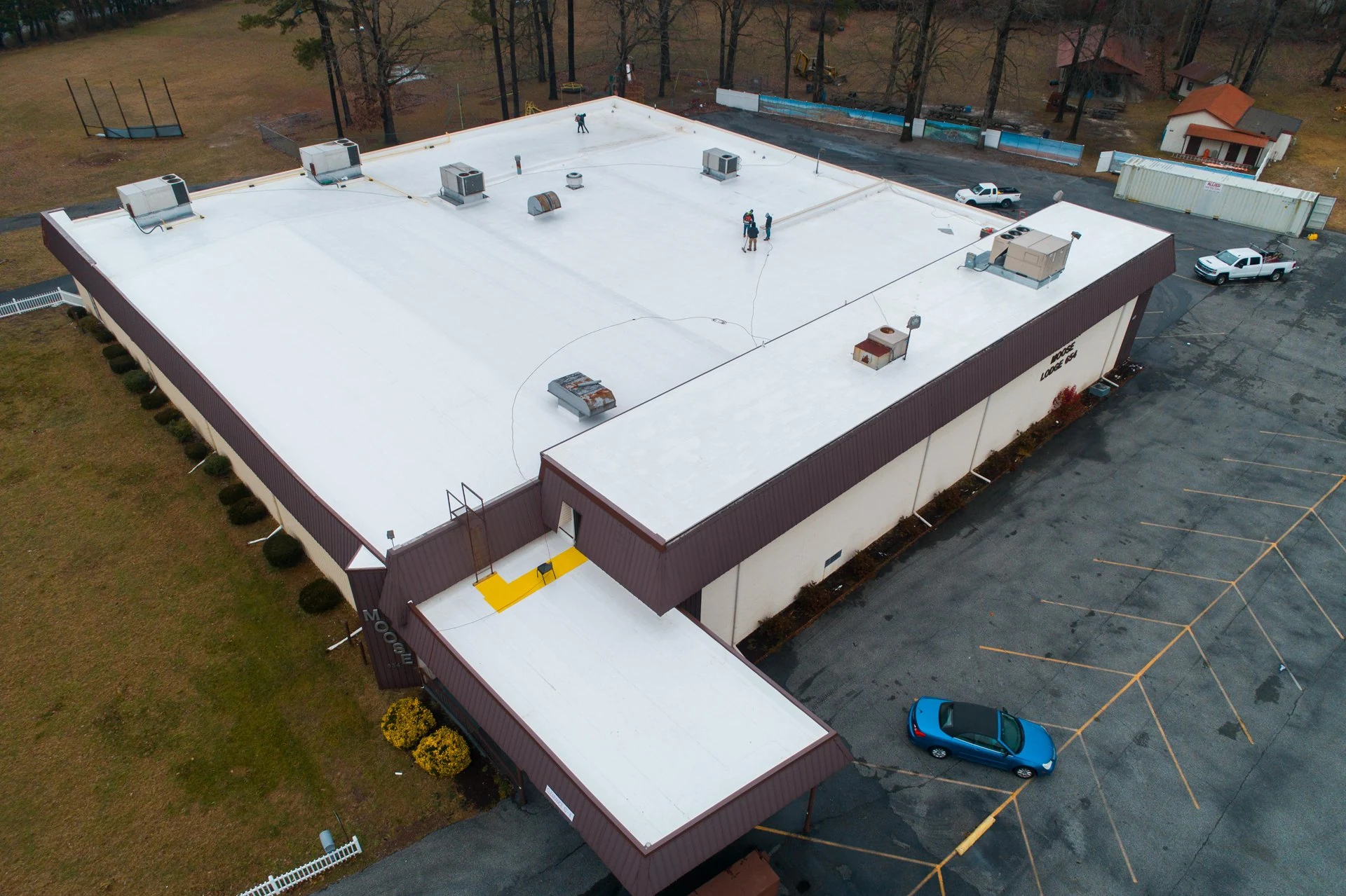 Commercial flat roof replacement